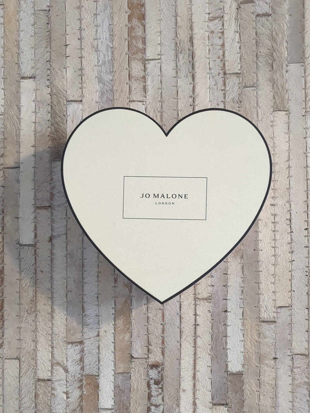 Jo Malone London Heart Shaped Empty Gift Box (Limited Edition) with Tissue